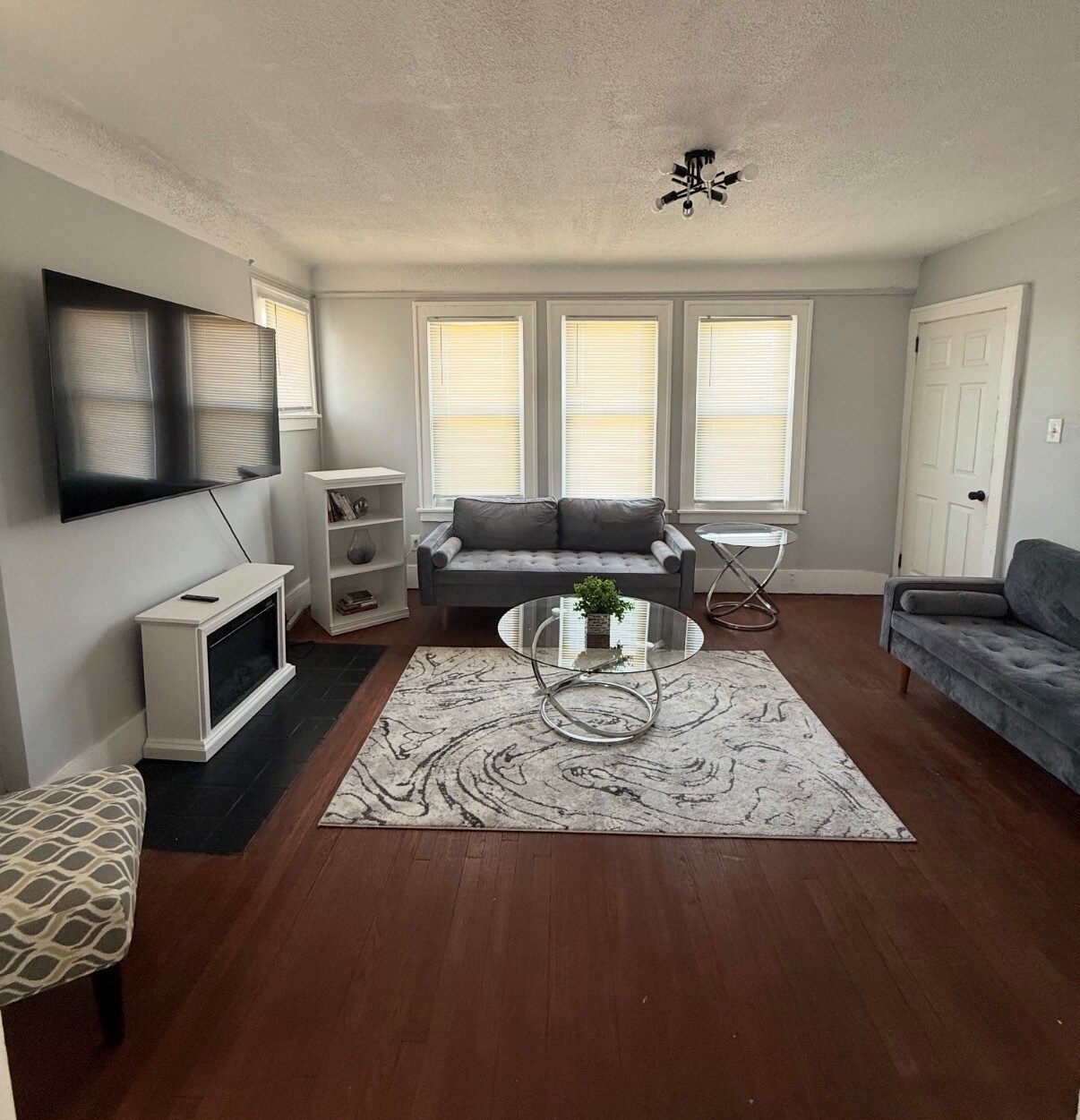 Living Room - 11327 Littlefield St