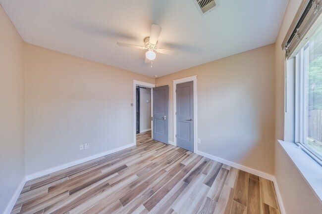Building Photo - 2515 Cypress Island Dr