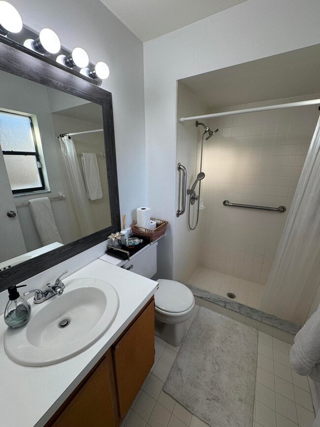 Building Photo - 1371 Thornbank Ln