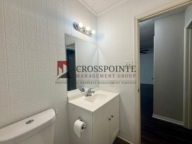 Building Photo - Almost Ready! 2 Bedroom, 1 Bathroom Duplex!