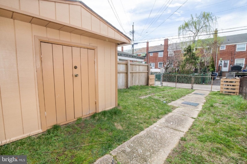 Building Photo - 2038 Kelmore Rd