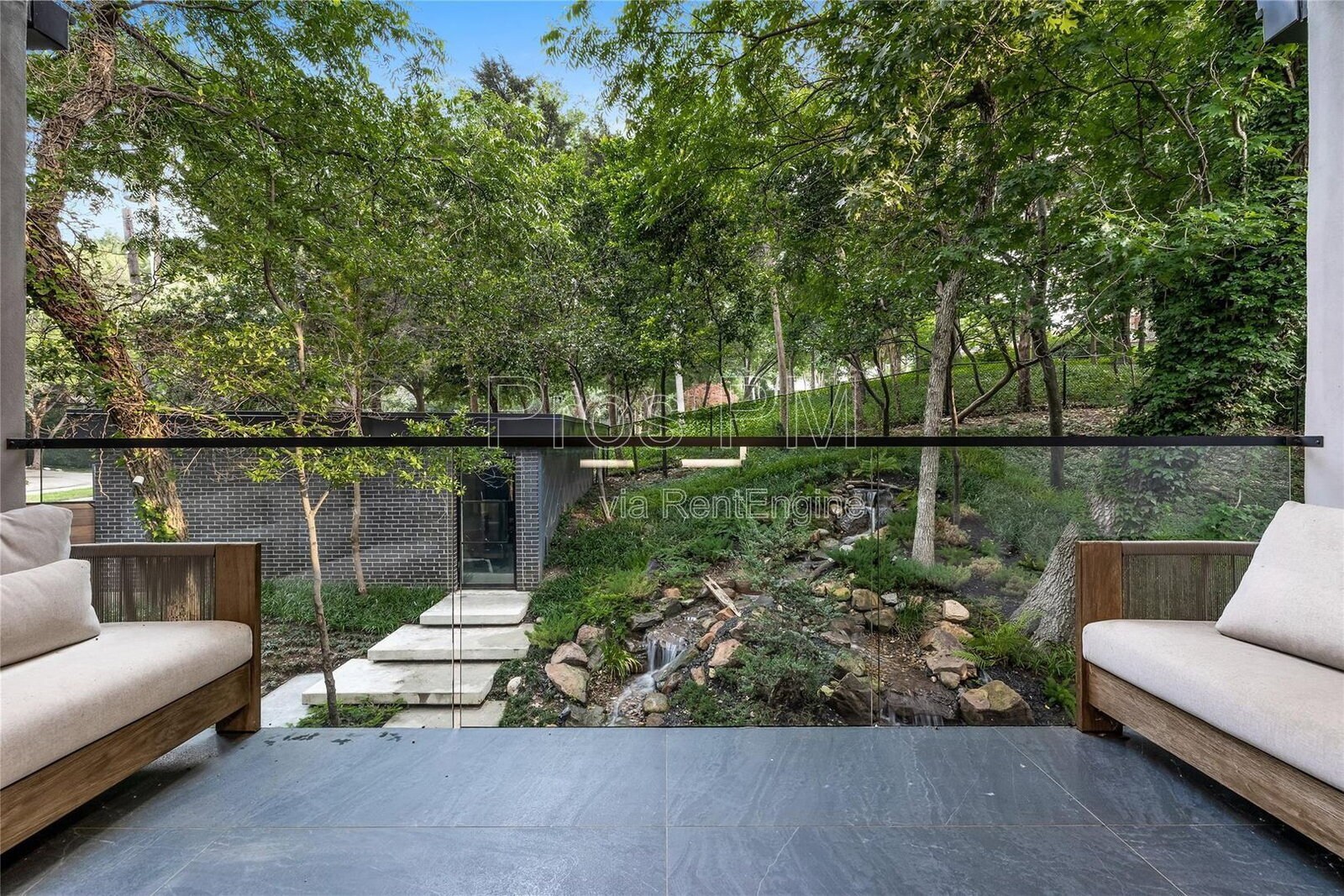 Building Photo - 4280 Shorecrest Dr