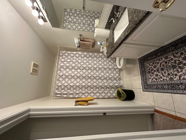 Building Photo - 2600 Providence Ave