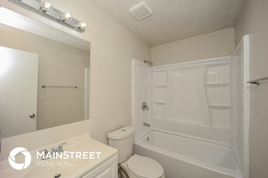 Building Photo - 140 Hunt Ridge Dr