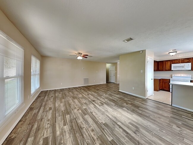 Building Photo - 2855 Pilgrims Point Dr