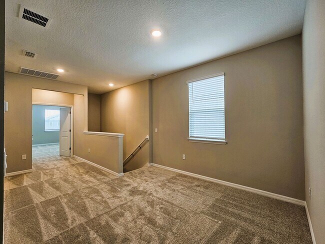 Building Photo - Coming Soon! Gorgeous Townhome For Rent in Horizon West Winter Garden  just west of Disney off th...