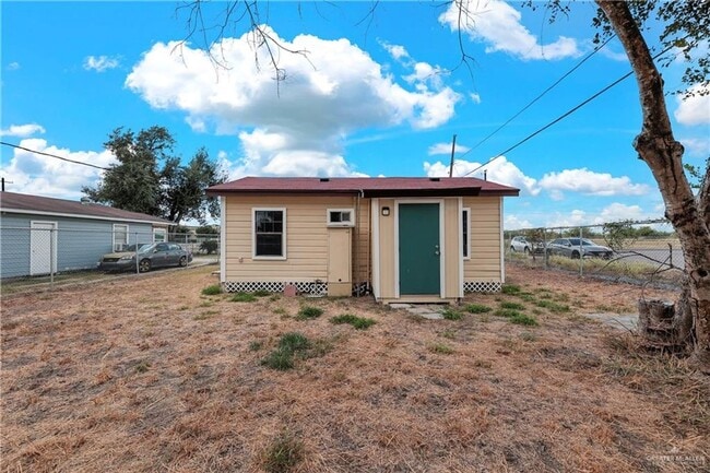 Building Photo - Charming 2-Bedroom Home with Central AC and Fenced Lot!
