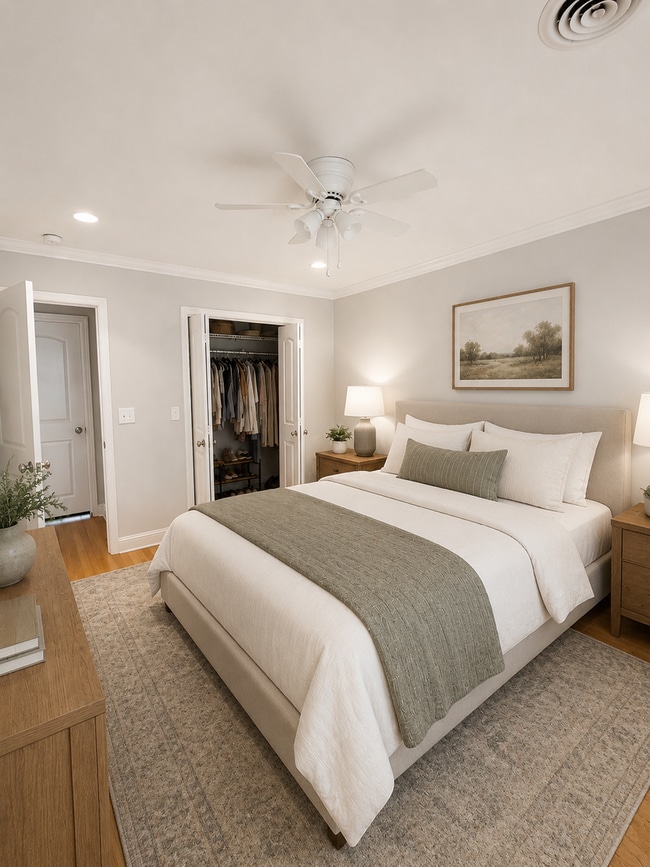 Building Photo - Harleston Village Town Home - Steps to the Battery, Colonial Lake and King Street!
