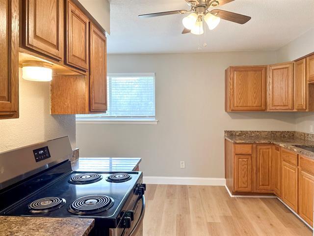 Building Photo - 701 Tanglewood Dr