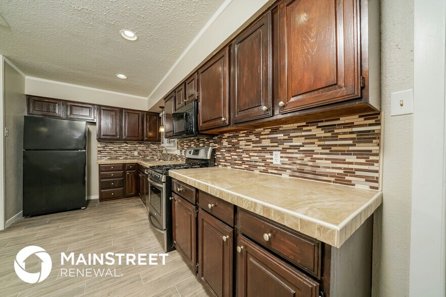 Building Photo - 2937 Larry Dr