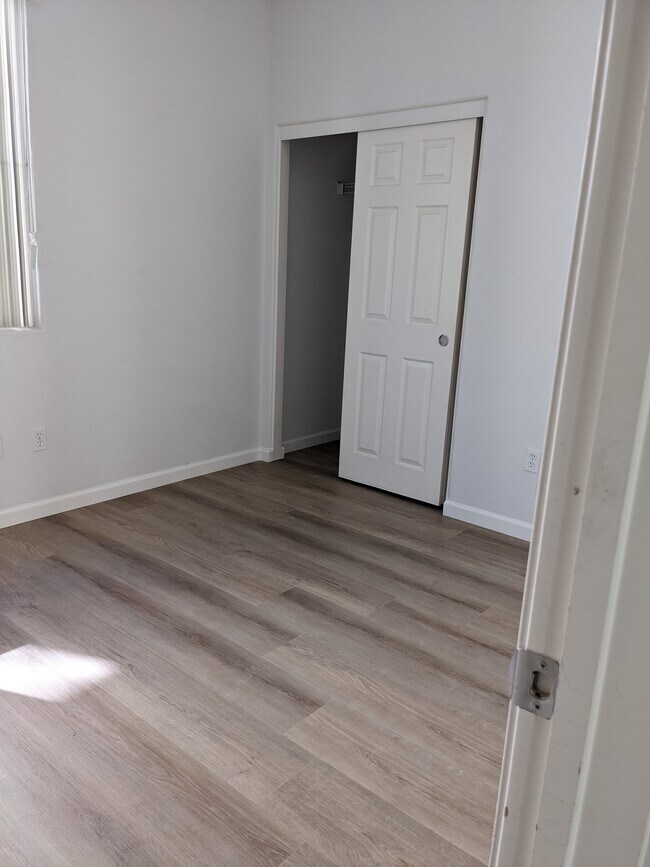 Building Photo - 135 Parc Place Dr