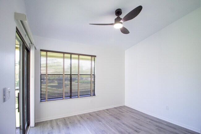 Building Photo - 13055 Albright Ct