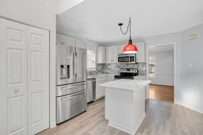 Building Photo - 11704 Park Forest Ct