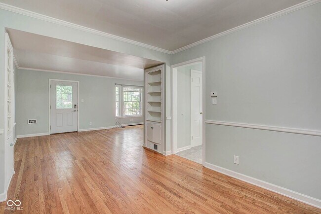 Building Photo - 5043 Boulevard Pl