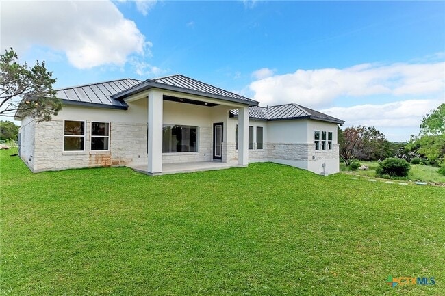 Building Photo - 102 Prairie