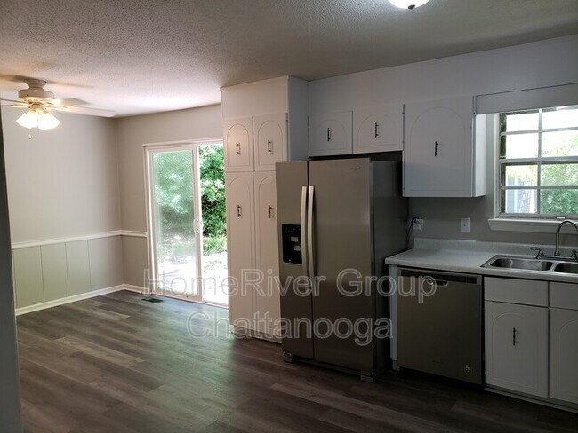 Building Photo - 218 Townsend Cir