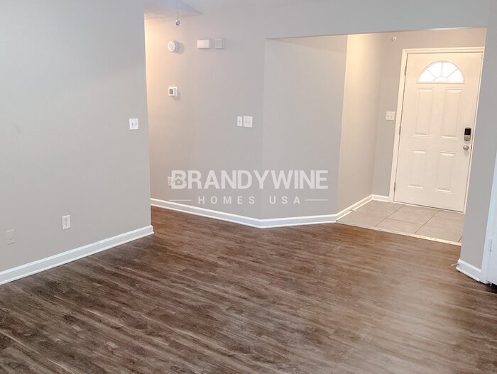 Building Photo - 289 Montego Cir