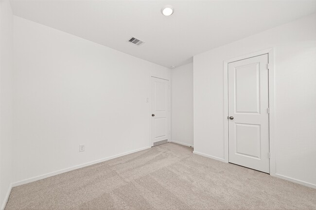 Building Photo - 16846 Spotted Oak Dr