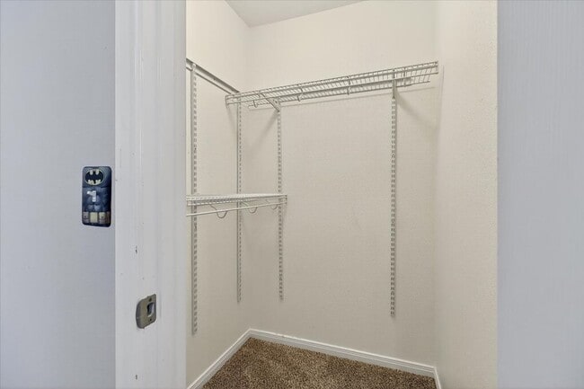 Building Photo - 2110 Encino Dr