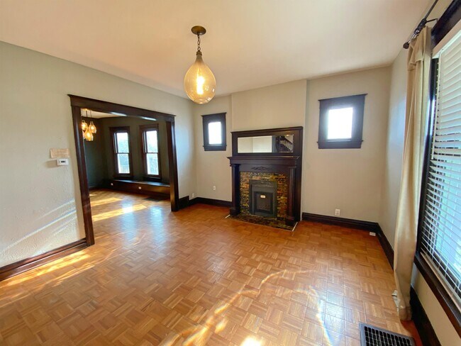 Building Photo - 2445 W 37th Ave