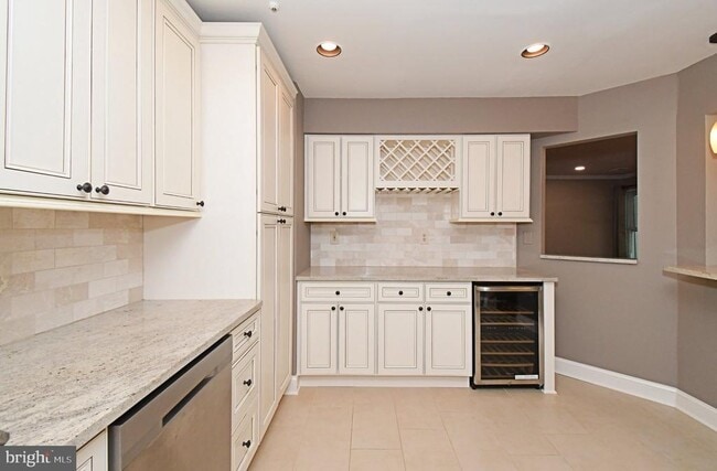 Building Photo - 6 Kanon Ct