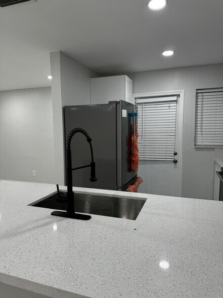 Kitchen - 2461 SW 82nd Ave