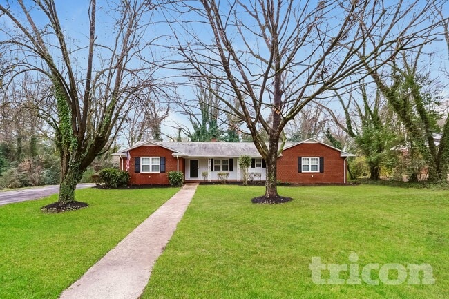 Building Photo - 1122 Paramount Cir