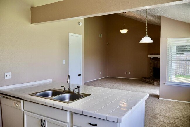 Building Photo - 14054 Bell Towne Dr