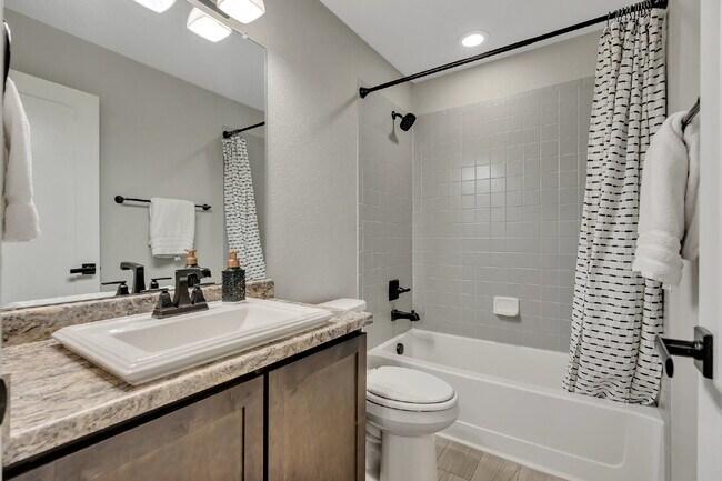 Building Photo - Newer Build 3 Bedroom Home In a Beautiful Neighborhood!