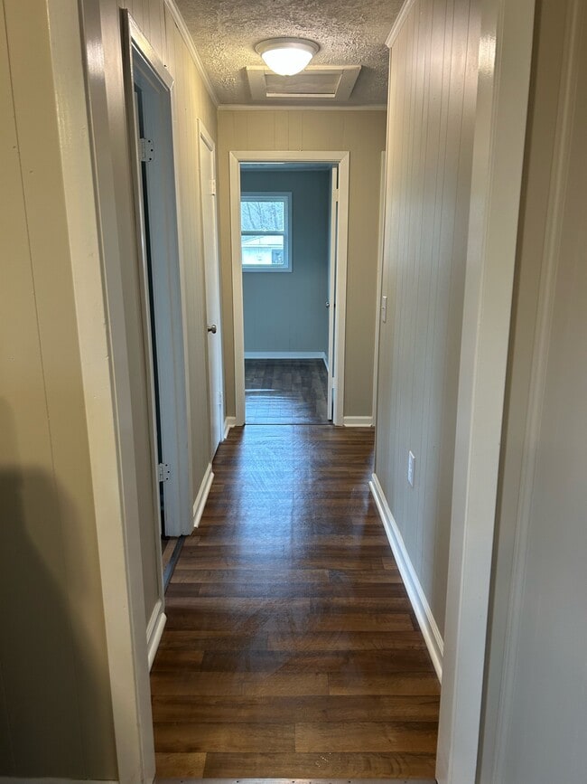 Building Photo - 807 Salmon Rd