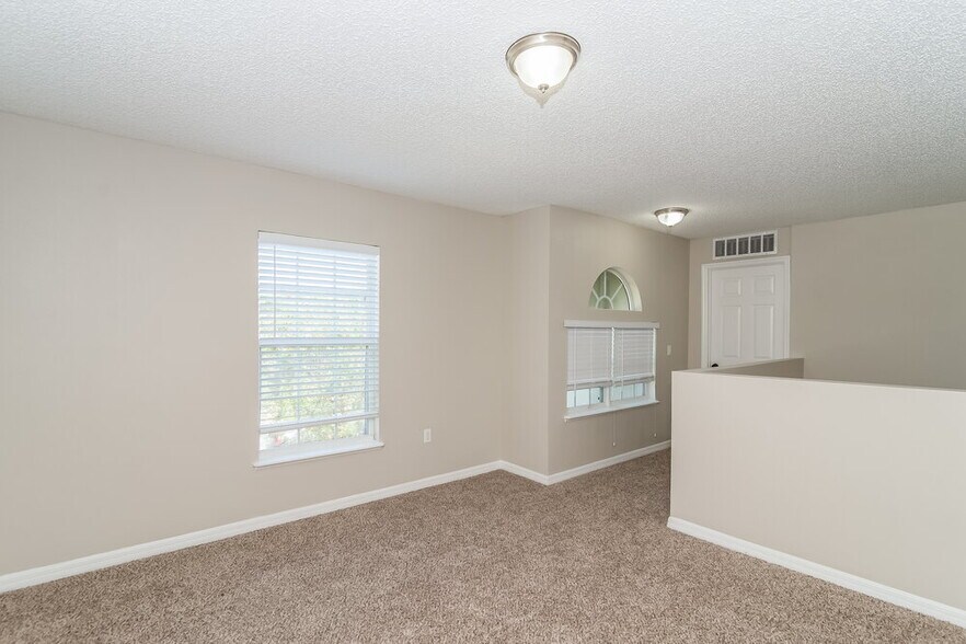 Building Photo - 3017 Sunset Ridge Dr