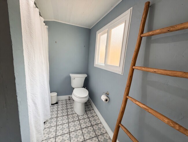 Building Photo - 70 Greenstone Terrace
