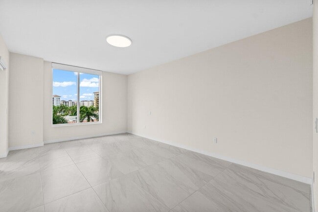 Building Photo - 220 SE Mizner Blvd