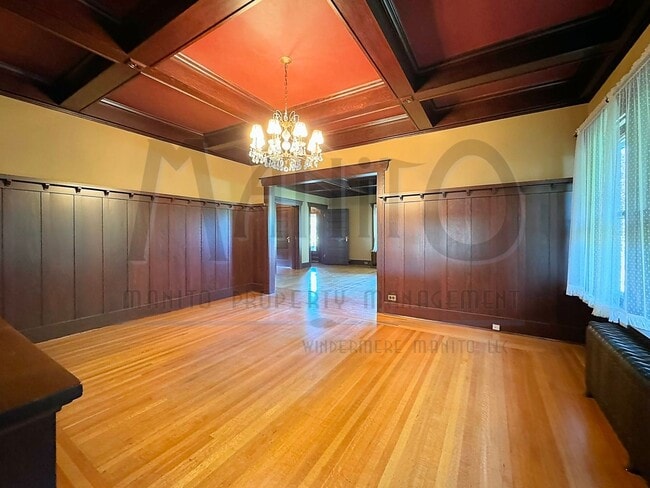 Building Photo - South Hill Swank