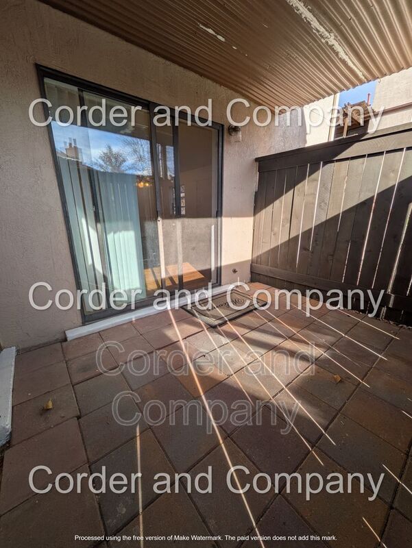 Building Photo - 6065 McKinney Dr NE