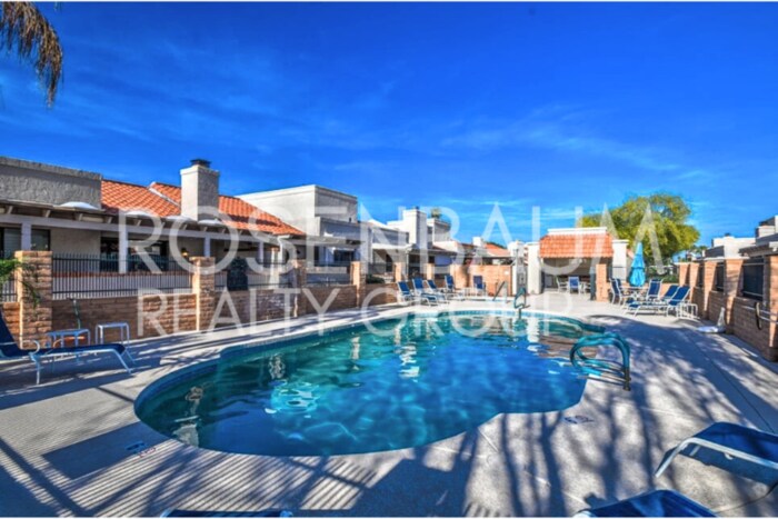 Building Photo - 7653 E Vista Dr