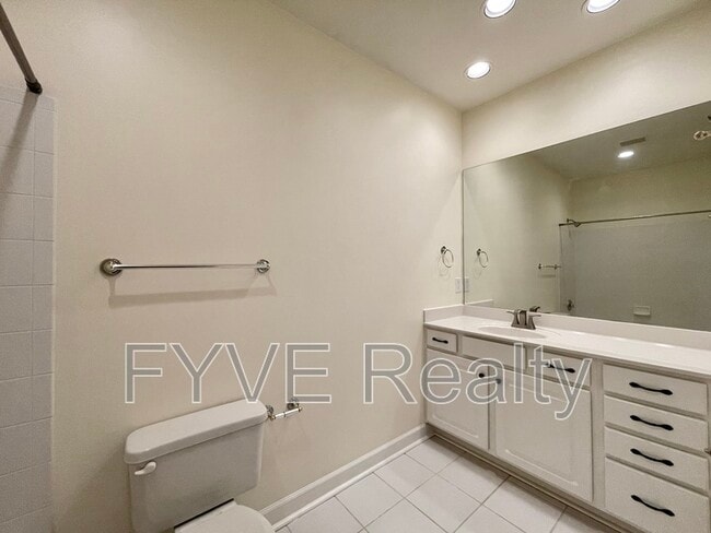 Building Photo - 320 Old Hickory Blvd