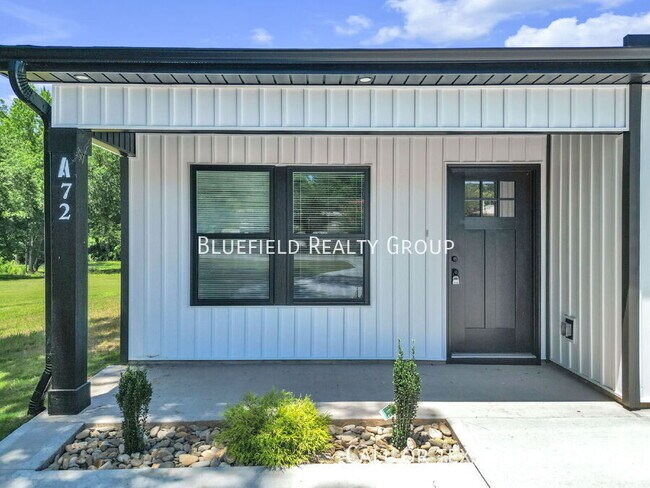 Building Photo - 72 Blackstock Rd