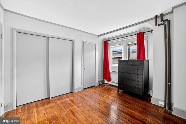 Building Photo - 18 Myrtle Ave