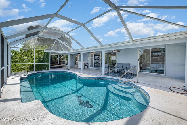 Building Photo - 426 S Neptune Dr