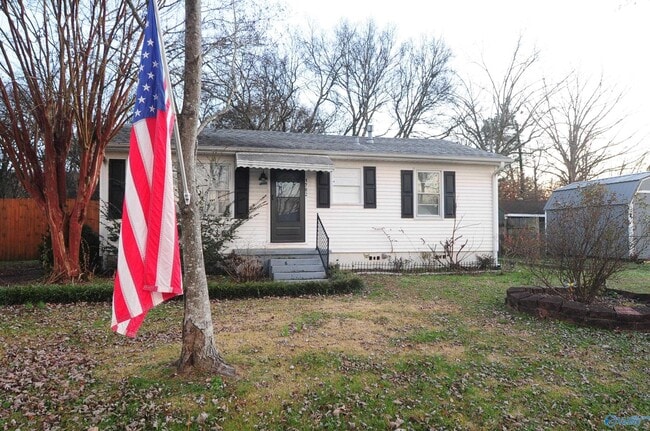 Building Photo - 1702 Truman Dr NE