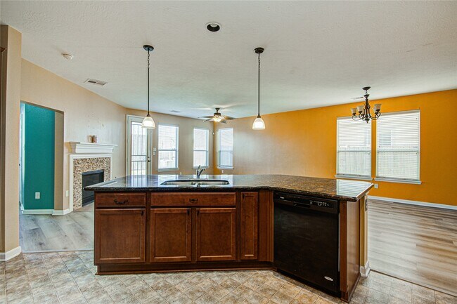 Building Photo - 4814 Mint Trails