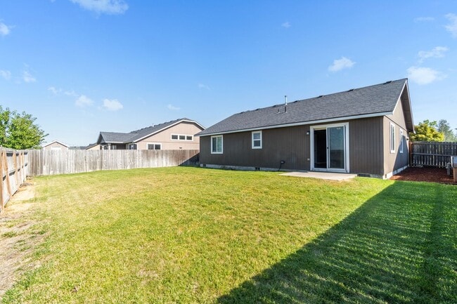 Building Photo - Single Family Home In Airway Heights!!