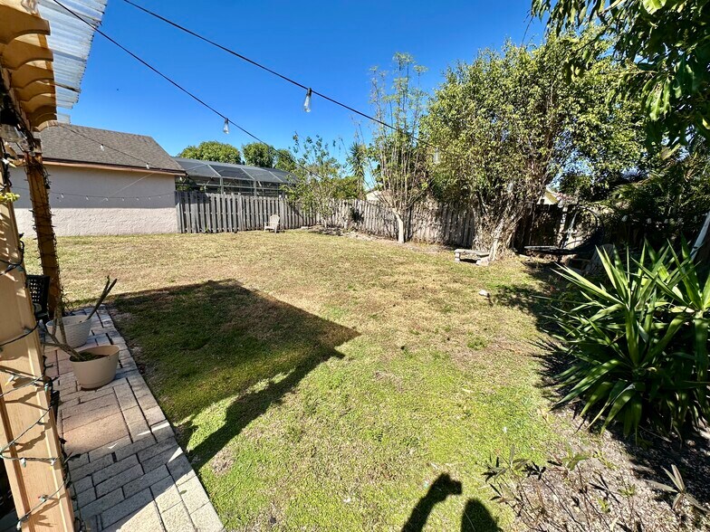 Building Photo - 4492 Brook Dr