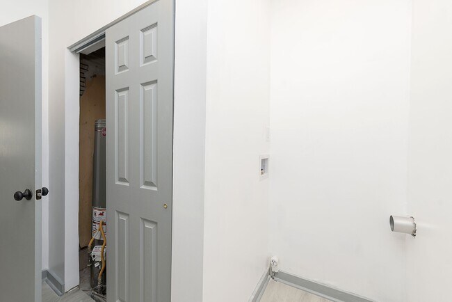 Building Photo - 1229 Spann Ave