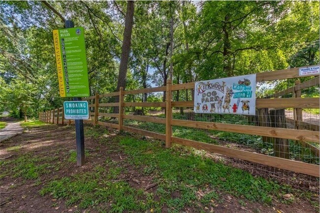 Building Photo - 183 Locust St NE