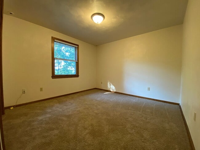 Building Photo - Amazing 2BR Townhome with Private Patio! Don't Miss Out, Call Today to Schedule a Tour!