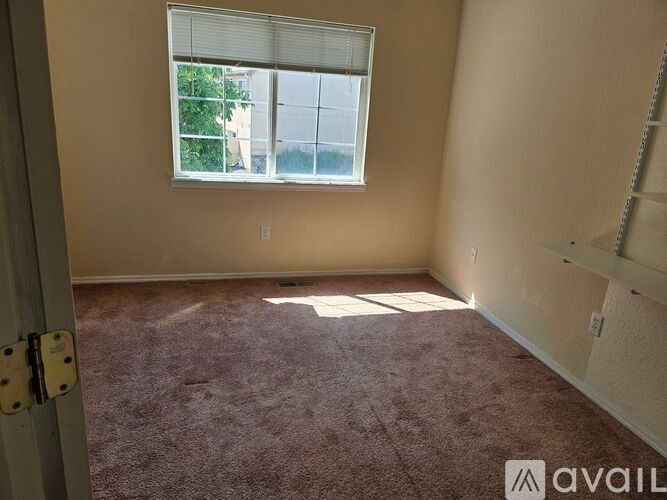 Building Photo - 3815 Josephine Heights