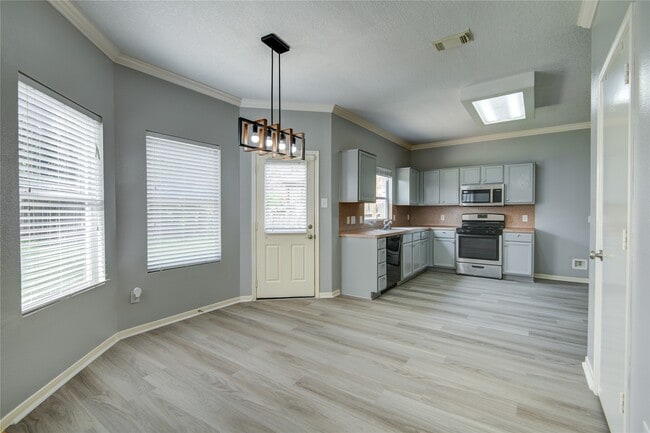 Building Photo - 19402 Hickory Meadow Ln