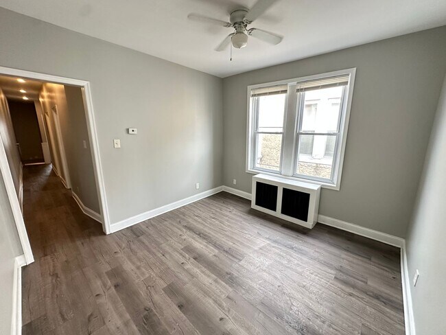 Building Photo - 725 S 56th St